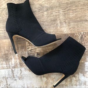 Express stretchy knit stiletto ankle boot size 8